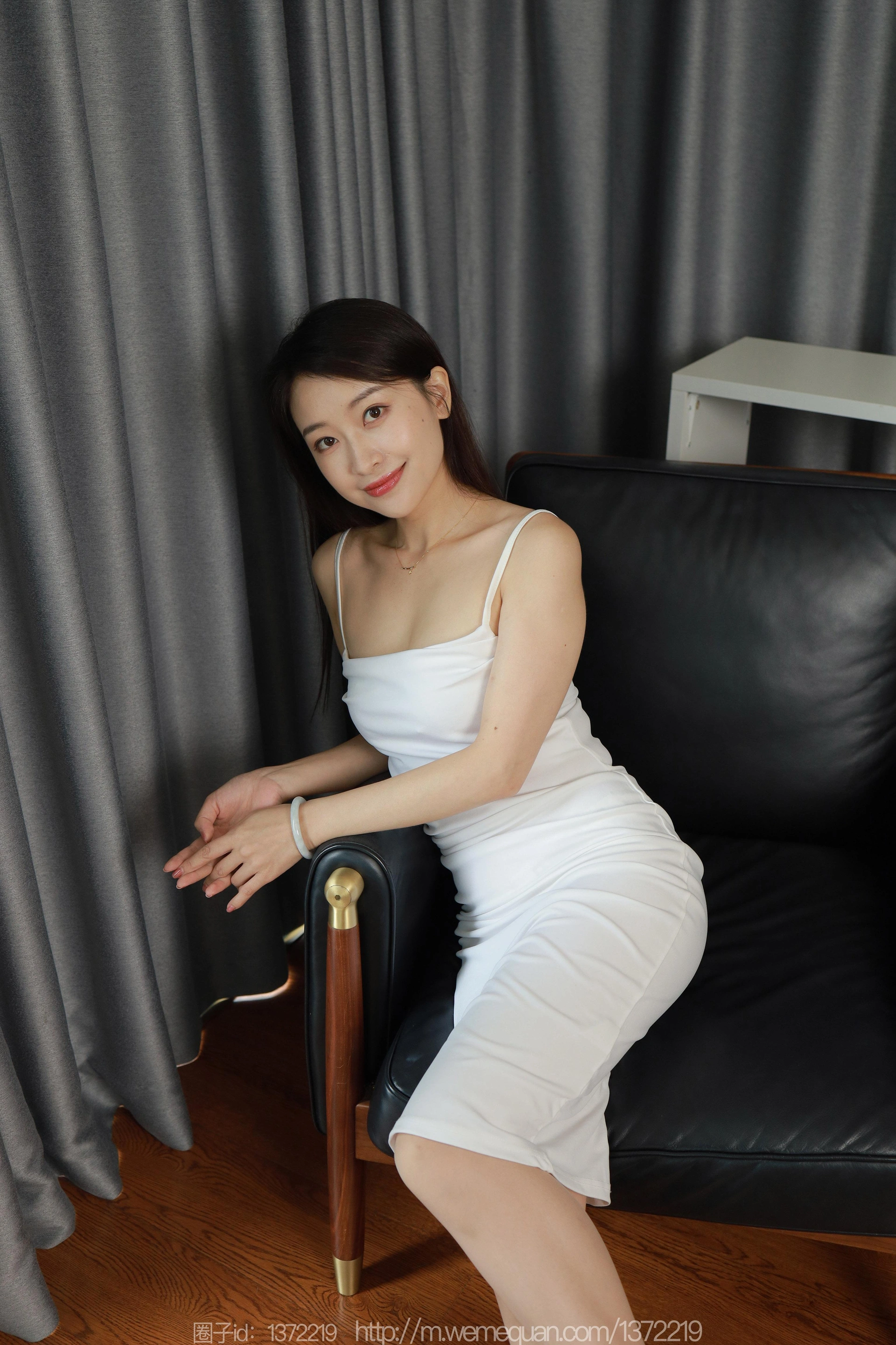 [IESS异思趣向] 2023.08.30 丝享家 1520 小婕《白色包臀裙》 1